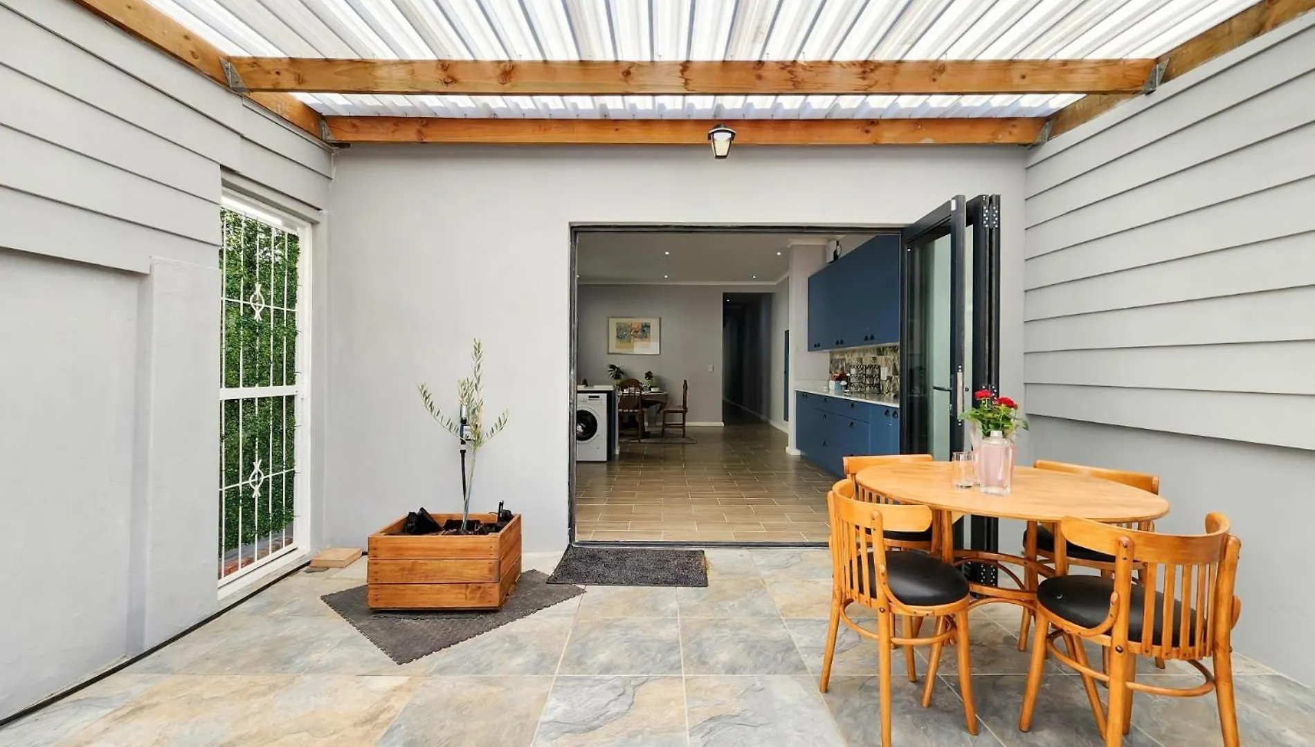 Stylish Woodstock Stay Patio Wifi Alarm Κέιπ Τάουν 0*,  Νότια Αφρική